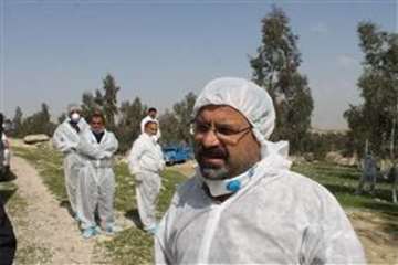 گزارش تصویری از عملیات معدوم‌سازی پرندگان در دومین کانون آنفلوانزای فوق‌حاد پرندگان در دهدشت شهرستان