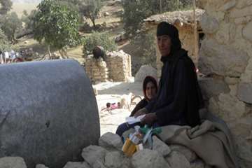 خدمات رایگان دامپزشکی کهگیلویه و بویراحمد در منطقه محروم بیدک بخش سرفاریاب شهرستان چرام / خدمت بی من