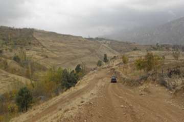 یک روز بارانی با زحمت کشان دامپزشکی کهگیلویه وبویراحمد در ارائه خدمات رایگان به منطقه محروم طسوج