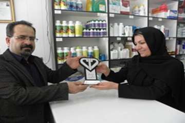 تجلیل از همکاران بخش خصوصی همزمان با گرامیداشت 14 مهر روز ملی دامپزشکی