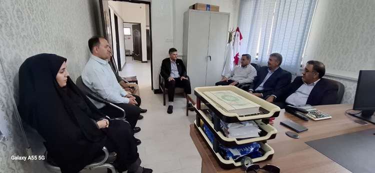 نشست صمیمی مدیرکل دامپزشکی با کارکنان بهمئی؛ گامی در جهت رفع چالش‌های محیطی و تقدیر از تلاش‌گران عرصه سلامت