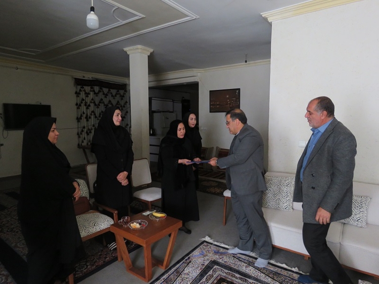 دیدار صمیمی مسئولان دامپزشکی و بنیاد شهیدو امور ایثارگران کهگیلویه وبویراحمد با خانواده شهید جاوید + تصاویر