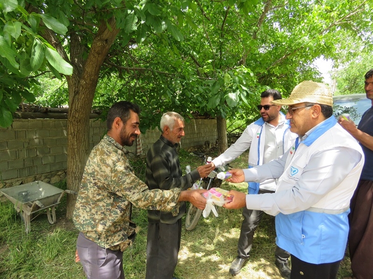 خدمت‌رسانی دامپزشکان جهادگر به دامداران مناطق کم‌برخوردار چرام + فیلم